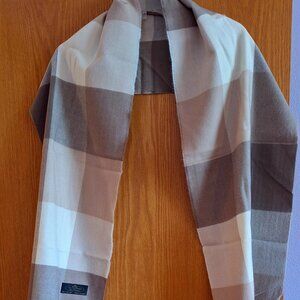 Woman's Cashmere Scarf